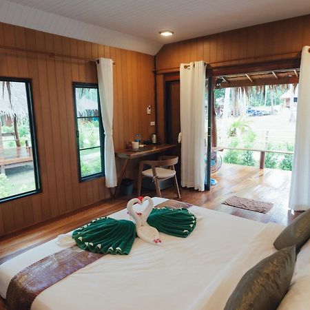 Coco Canopy Boutique Resort Koh Jum Exteriör bild