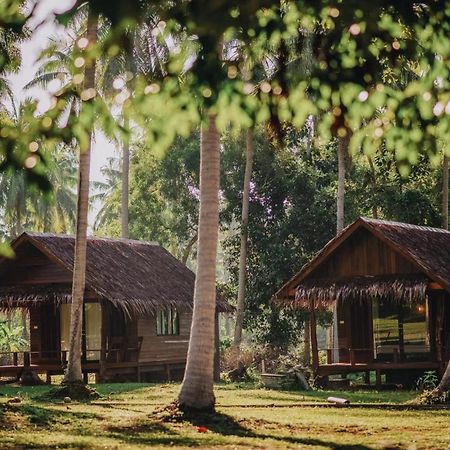 Coco Canopy Boutique Resort Koh Jum Exteriör bild