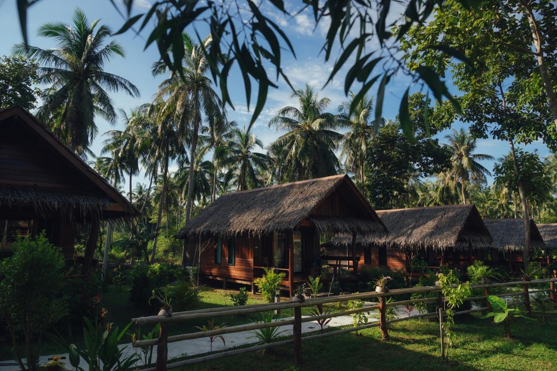 Coco Canopy Boutique Resort Koh Jum Exteriör bild