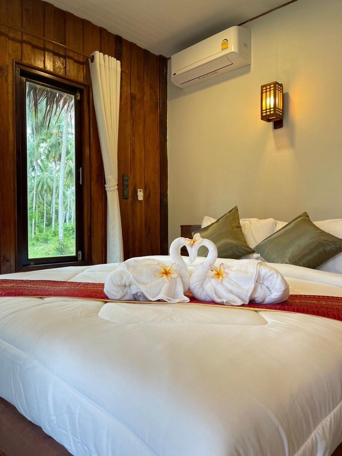 Coco Canopy Boutique Resort Koh Jum Exteriör bild