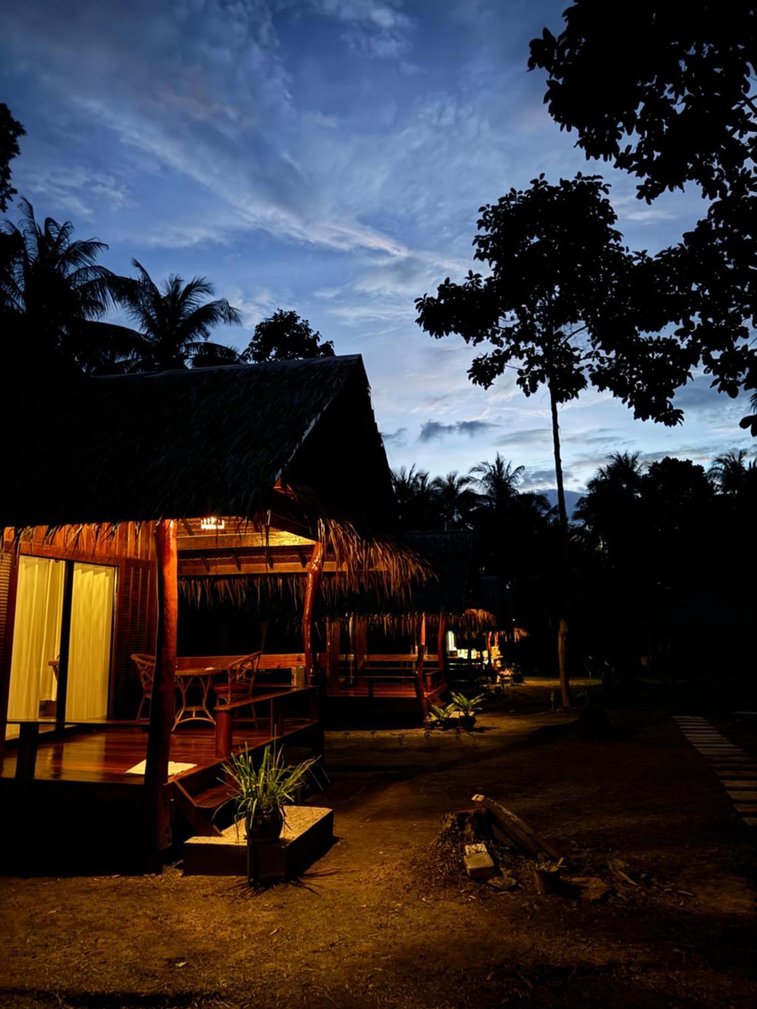 Coco Canopy Boutique Resort Koh Jum Exteriör bild
