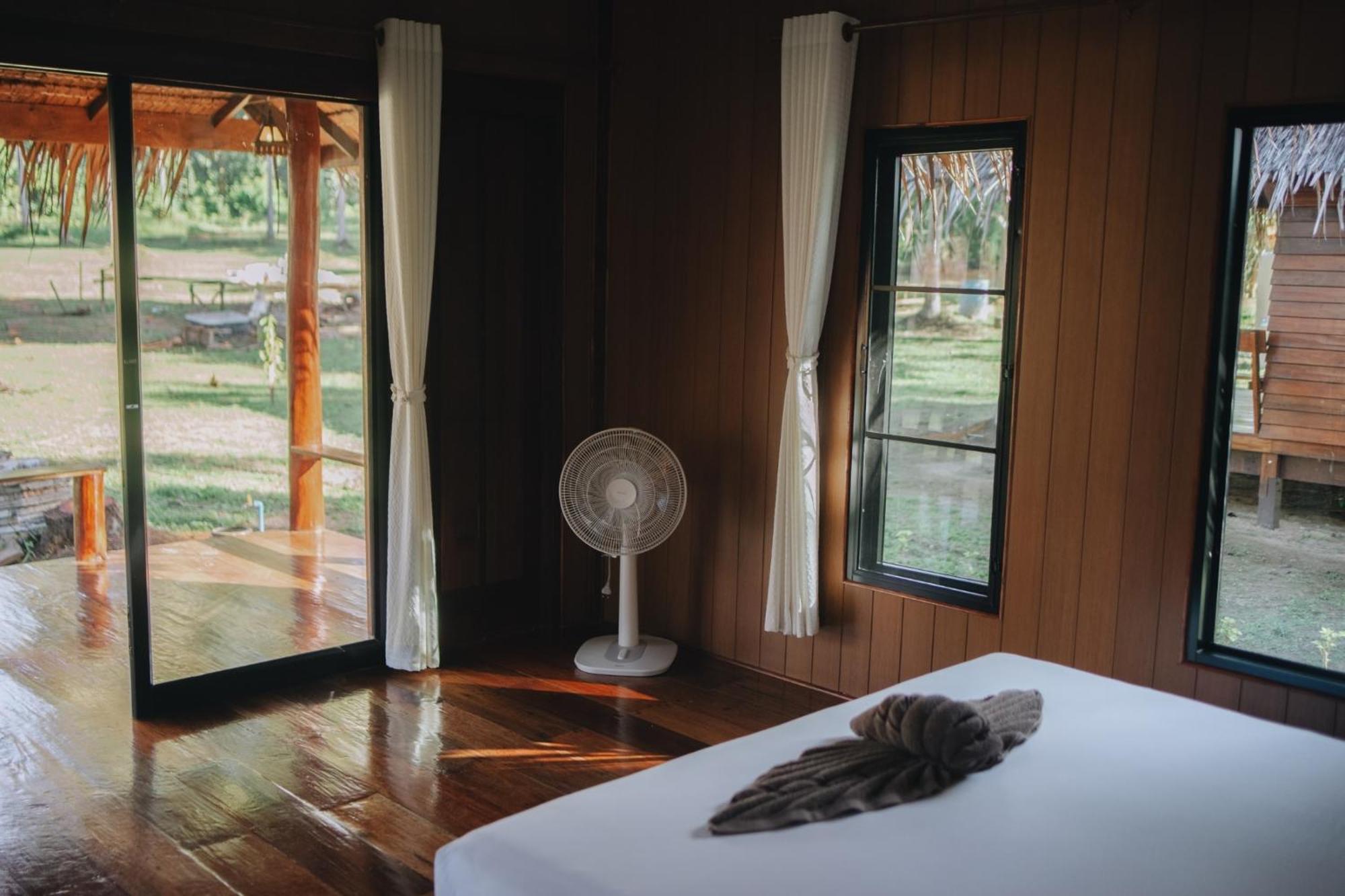 Coco Canopy Boutique Resort Koh Jum Exteriör bild