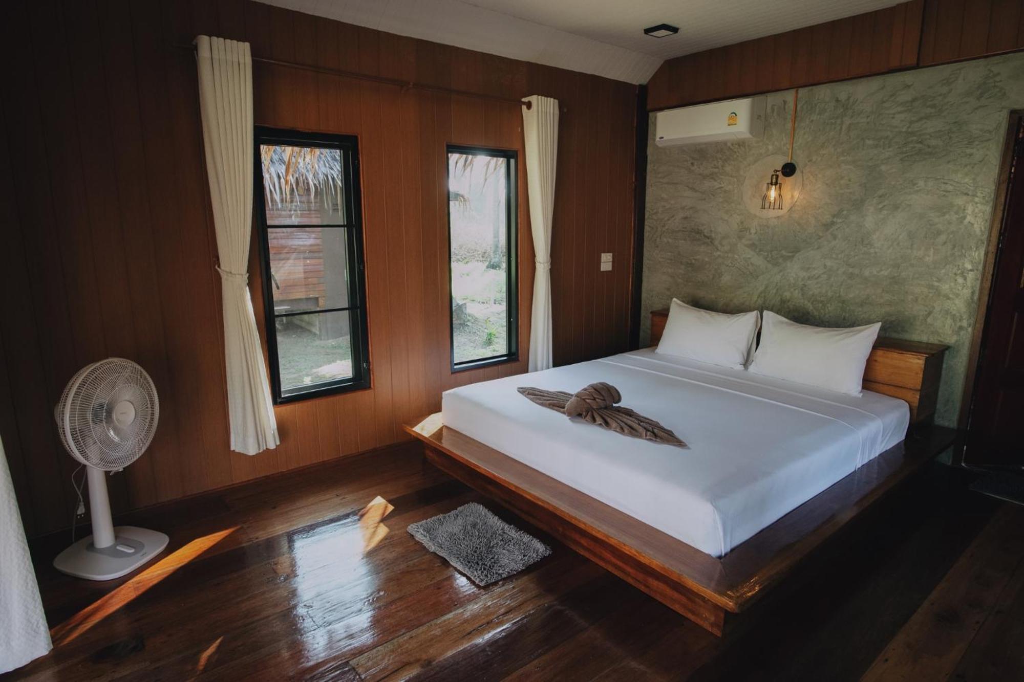Coco Canopy Boutique Resort Koh Jum Exteriör bild